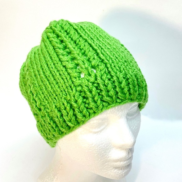 NWT Hand Knit Chunky Bright Green Beanie Hat w/ Lace Detail One Size Fits Most - Picture 7 of 8